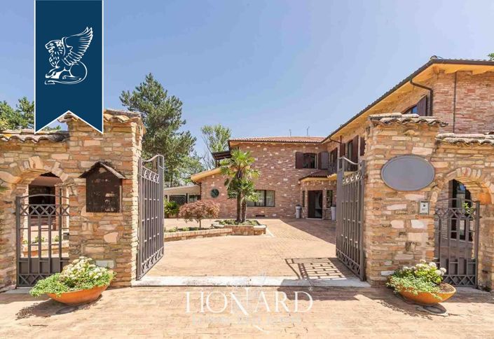 Image No.18-Ferme de 20 chambres à vendre à Fermignano