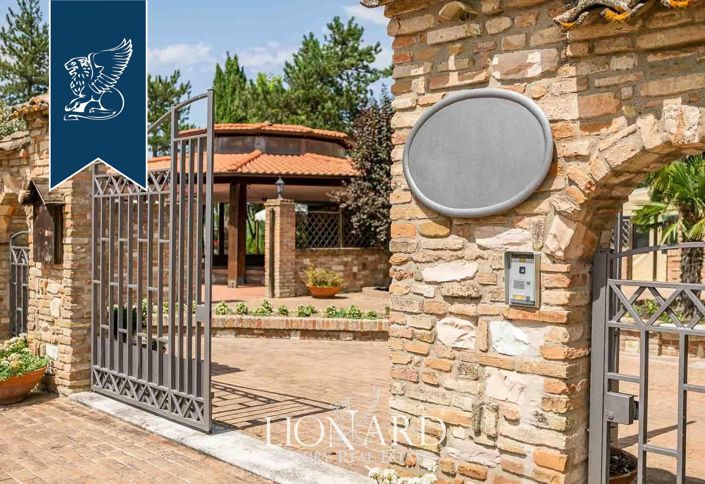 Image No.19-Ferme de 20 chambres à vendre à Fermignano