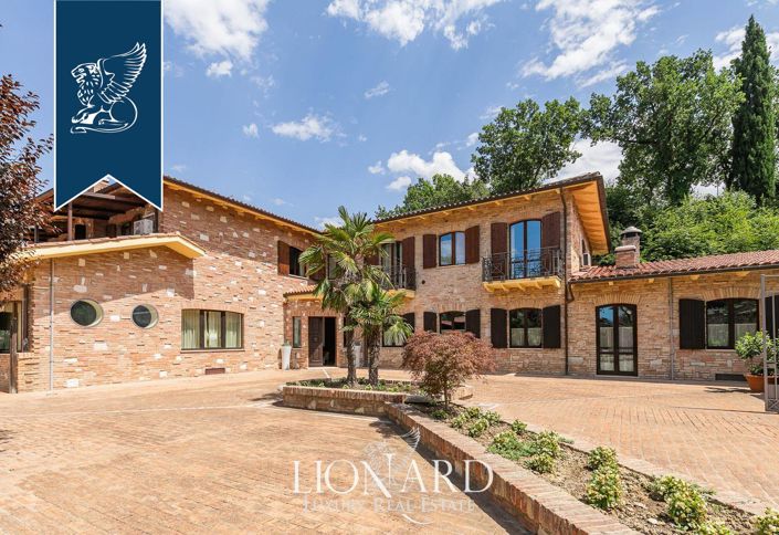 Image No.20-Ferme de 20 chambres à vendre à Fermignano