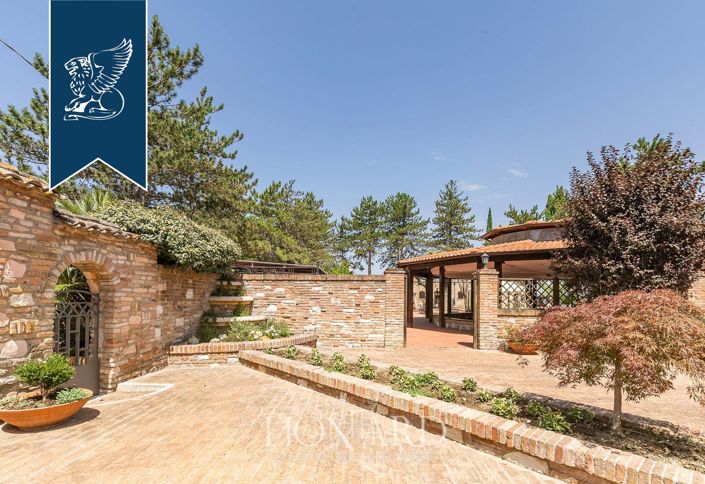 Image No.21-Ferme de 20 chambres à vendre à Fermignano