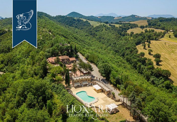 Image No.3-Ferme de 20 chambres à vendre à Fermignano