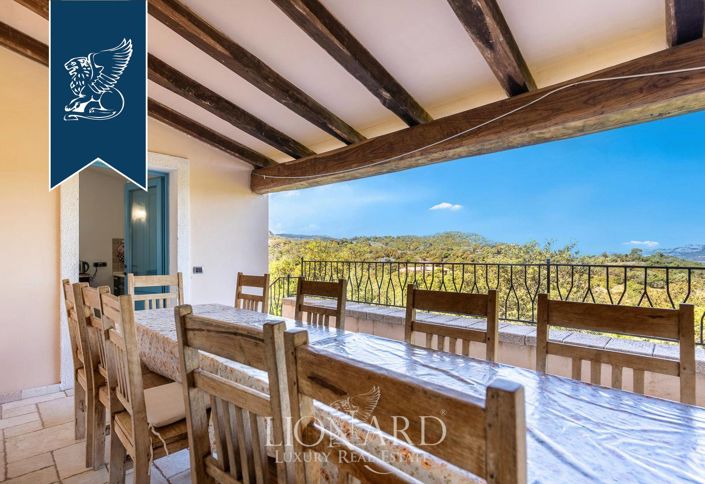 Image No.14-8 Bed Villa for sale