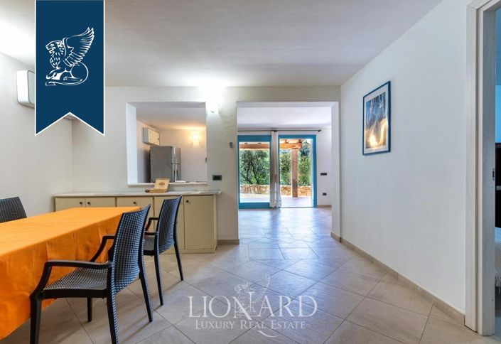 Image No.18-8 Bed Villa for sale