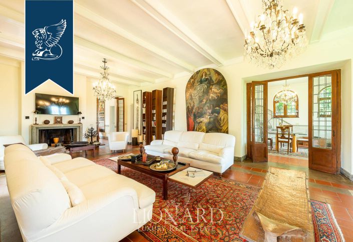 Image No.42-5 Bed Villa for sale