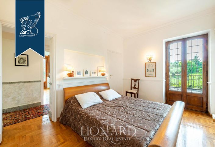 Image No.57-5 Bed Villa for sale