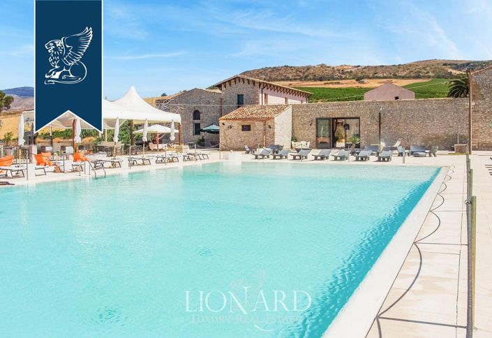 Image No.4-17 Bed Hotel for sale