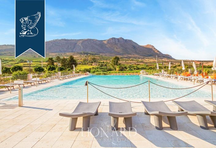 Image No.5-17 Bed Hotel for sale