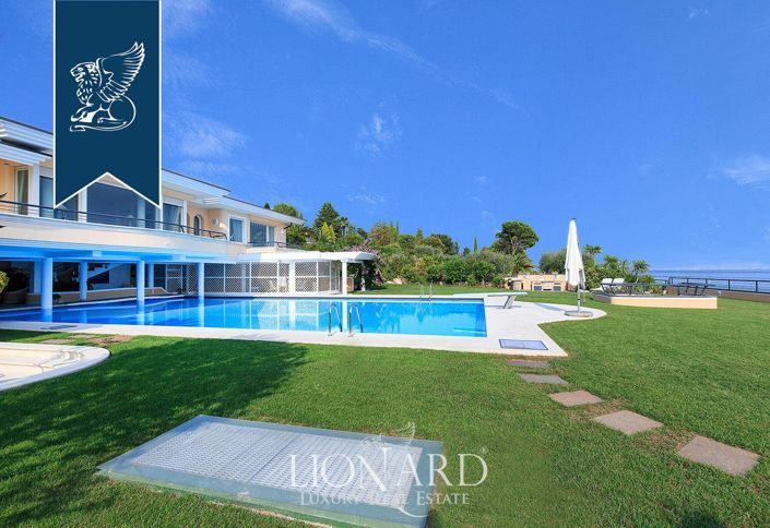 Image No.18-2 Bed Villa for sale