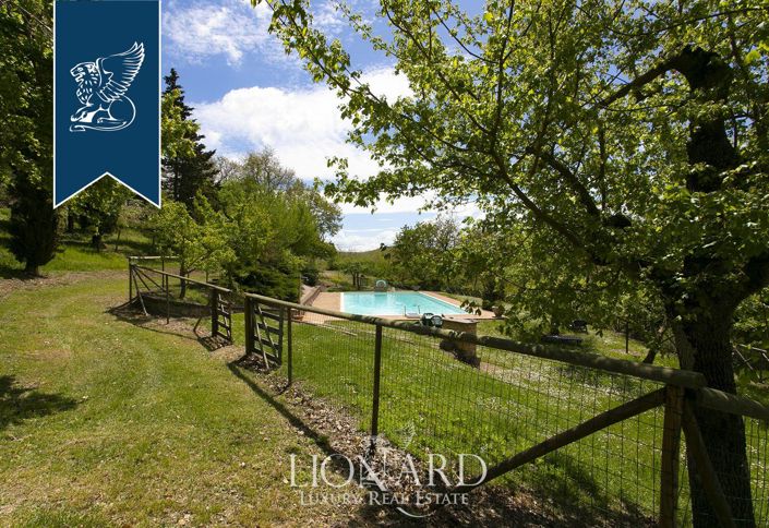 Image No.12-Ferme de 13 chambres à vendre à Montepulciano