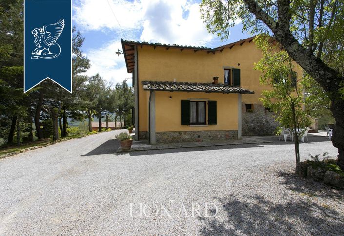 Image No.16-Ferme de 13 chambres à vendre à Montepulciano