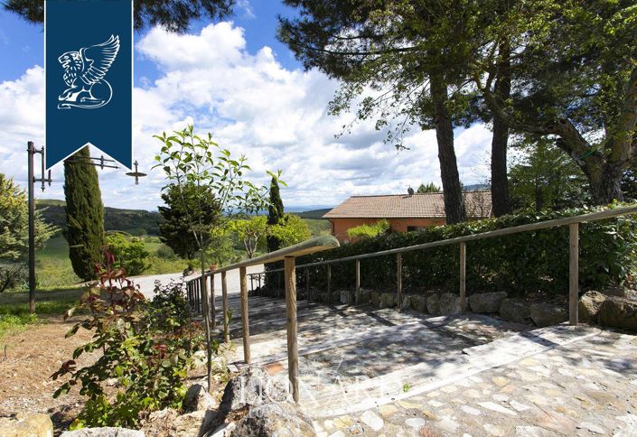 Image No.18-Ferme de 13 chambres à vendre à Montepulciano