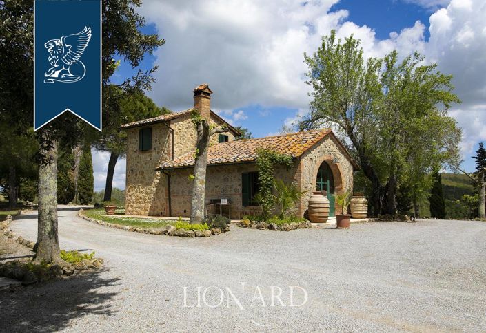 Image No.20-Ferme de 13 chambres à vendre à Montepulciano