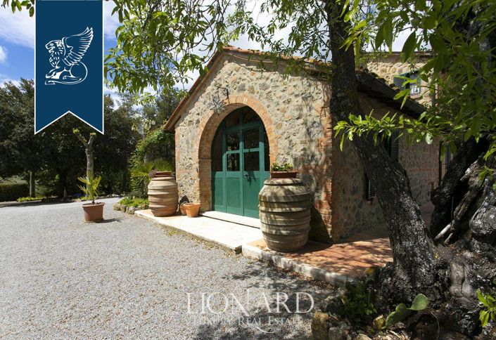 Image No.21-Ferme de 13 chambres à vendre à Montepulciano