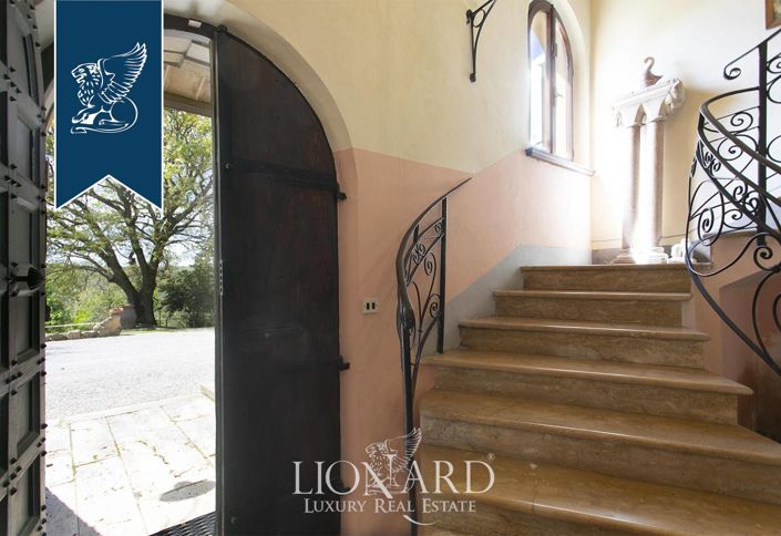 Image No.24-Ferme de 13 chambres à vendre à Montepulciano