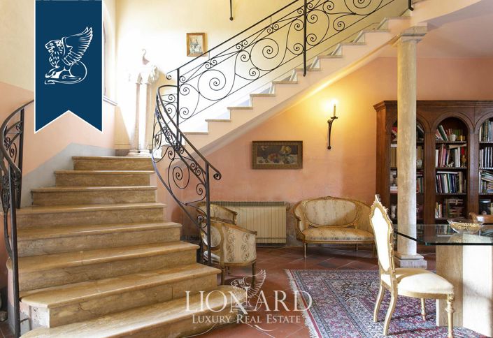 Image No.25-Ferme de 13 chambres à vendre à Montepulciano