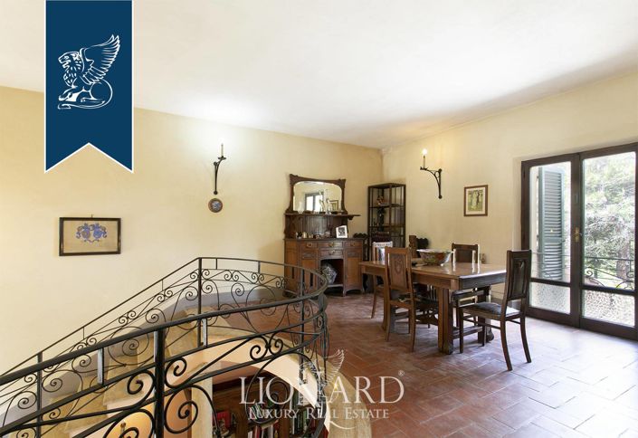 Image No.32-Ferme de 13 chambres à vendre à Montepulciano