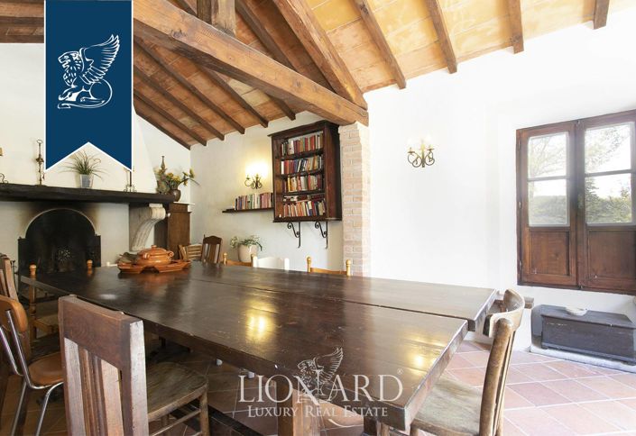 Image No.33-Ferme de 13 chambres à vendre à Montepulciano