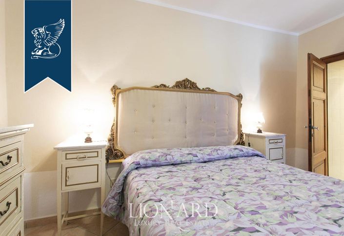 Image No.36-Ferme de 13 chambres à vendre à Montepulciano