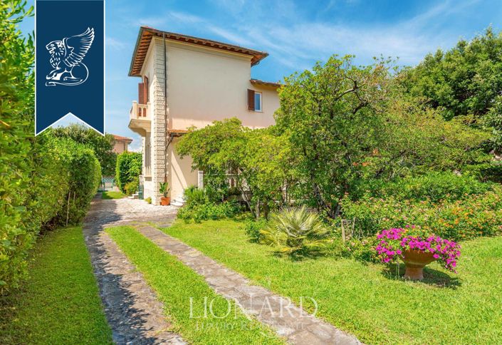 Image No.2-6 Bed Villa for sale