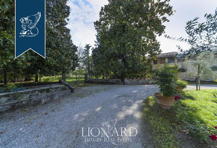 Image No.16-8 Bed Villa for sale