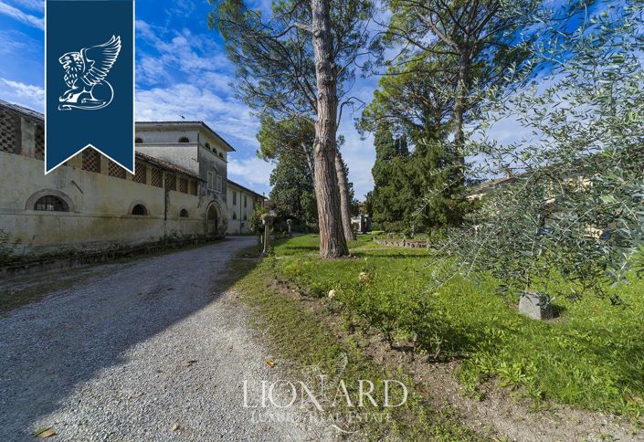 Image No.18-8 Bed Villa for sale