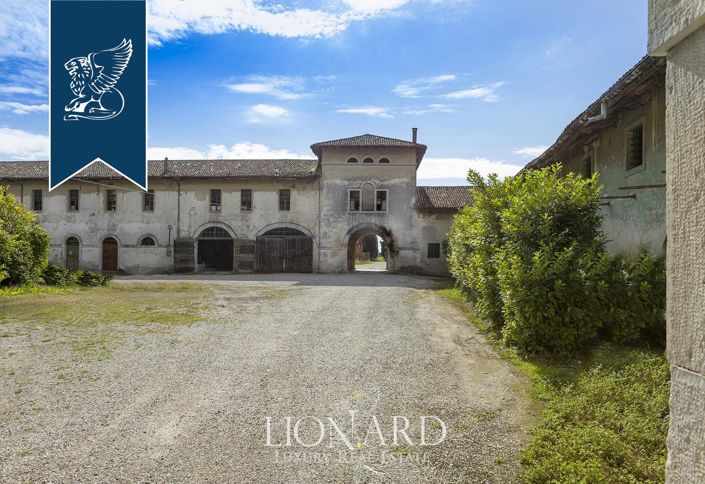 Image No.23-8 Bed Villa for sale