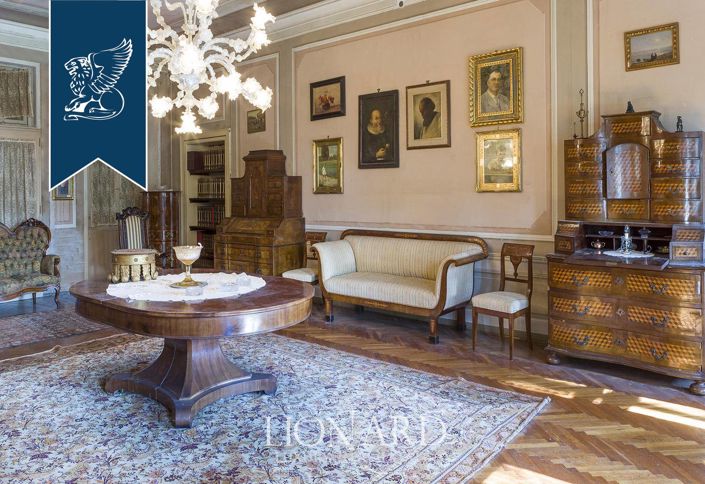 Image No.27-8 Bed Villa for sale