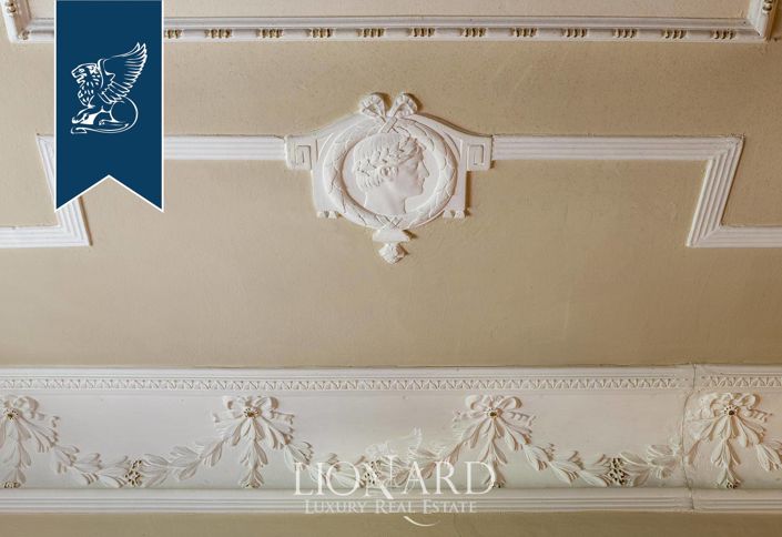 Image No.33-8 Bed Villa for sale