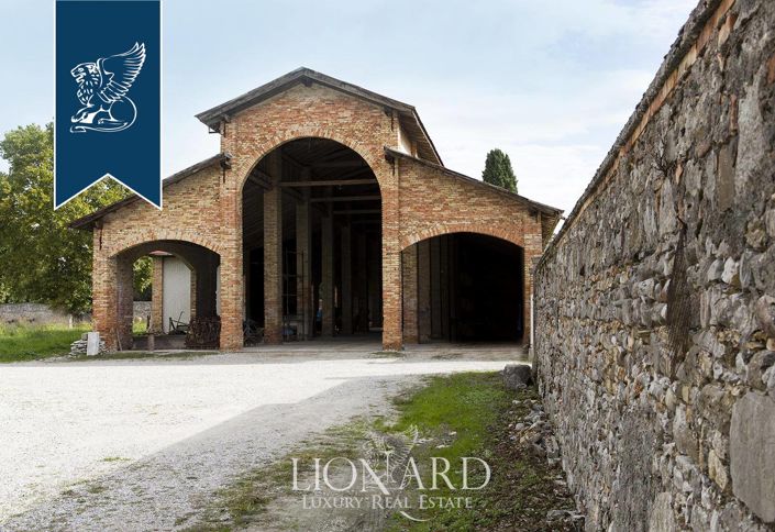 Image No.45-8 Bed Villa for sale