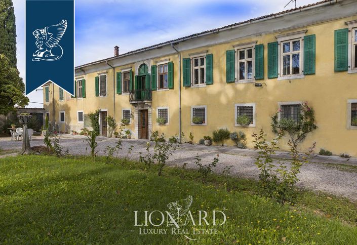 Image No.9-8 Bed Villa for sale