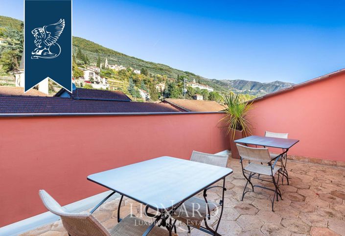 Image No.40-Un hôtel de 14 chambres à vendre à Borgomaro