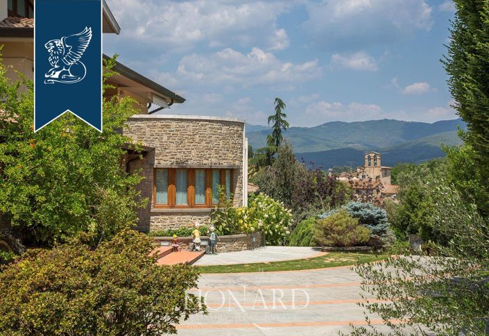 Image No.14-7 Bed Villa for sale