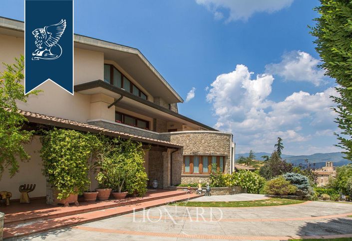 Image No.16-7 Bed Villa for sale