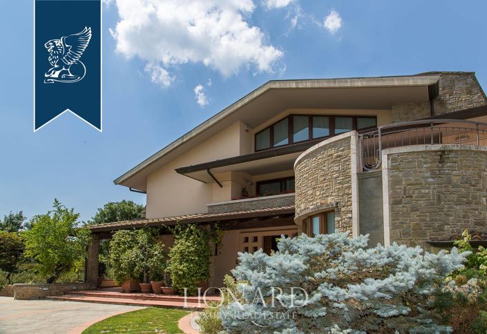 Image No.18-7 Bed Villa for sale