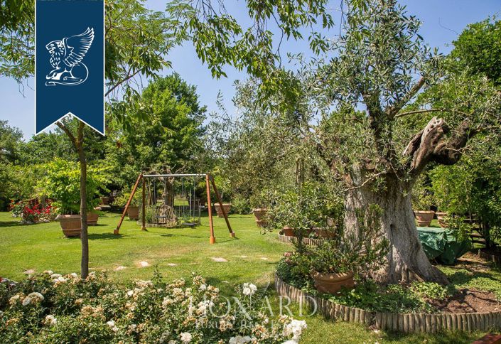 Image No.22-7 Bed Villa for sale