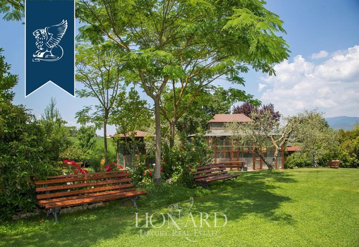 Image No.4-7 Bed Villa for sale