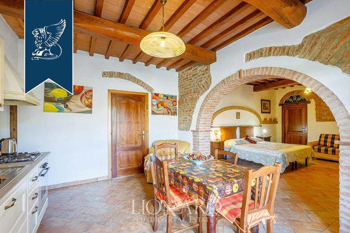 Image No.39-16 Bed Villa for sale