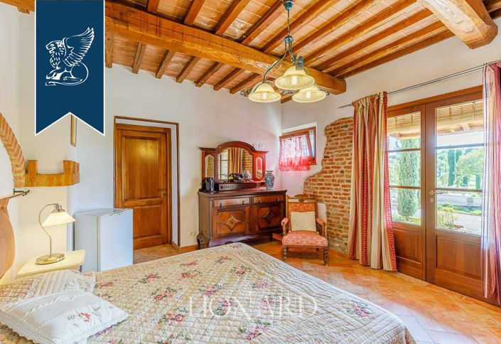 Image No.47-16 Bed Villa for sale