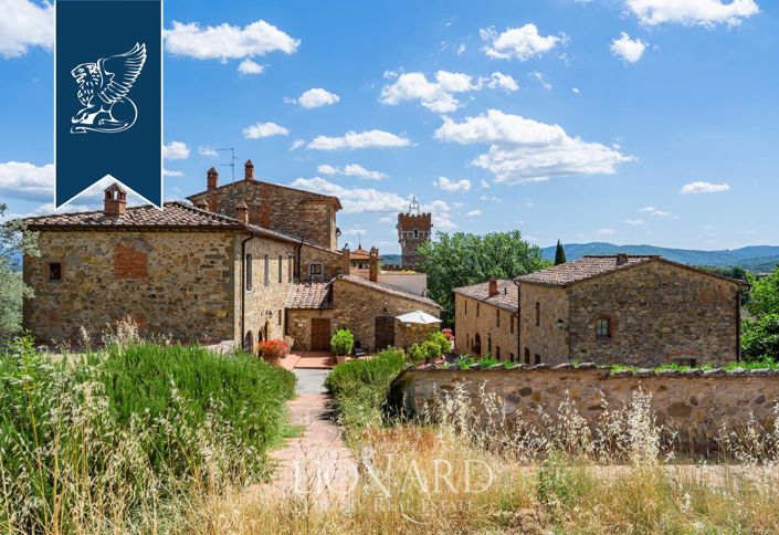 Image No.12-15 Bed Farmhouse for sale