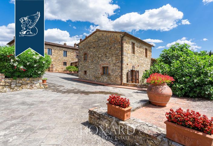 Image No.19-15 Bed Farmhouse for sale