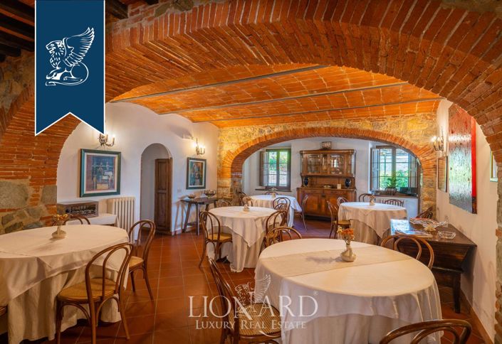 Image No.50-15 Bed Farmhouse for sale