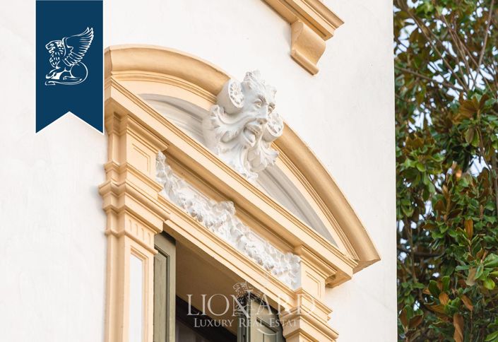 Image No.10-5 Bed Villa for sale