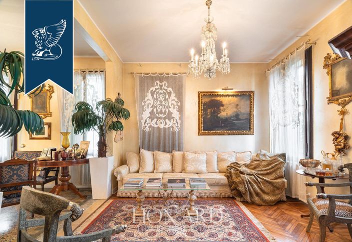 Image No.20-5 Bed Villa for sale