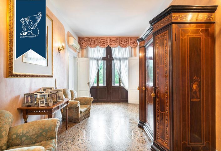 Image No.31-5 Bed Villa for sale