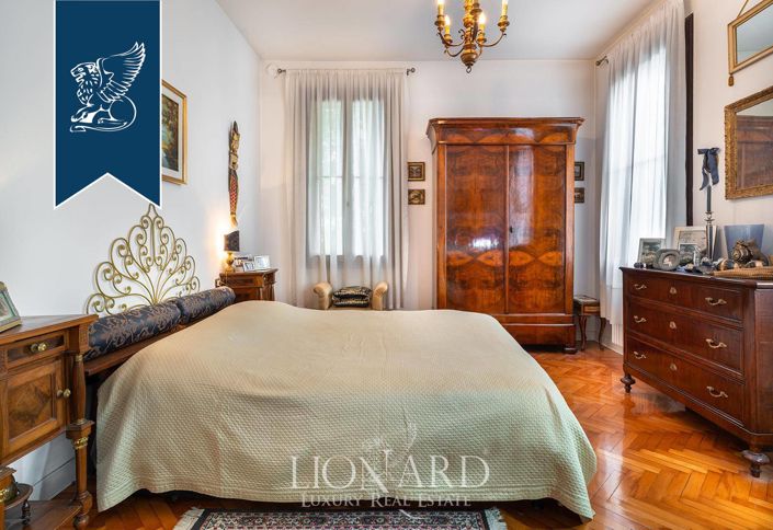 Image No.37-5 Bed Villa for sale