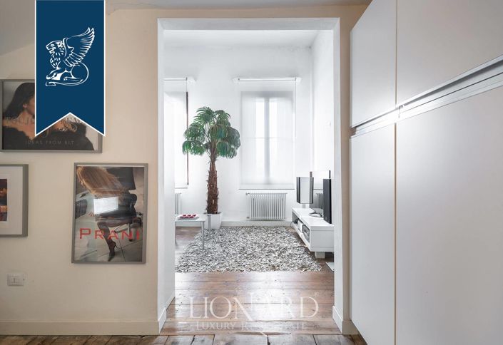 Image No.54-5 Bed Villa for sale