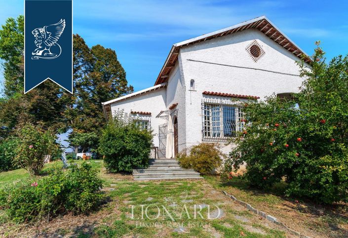 Image No.13-Ferme de 10 chambres à vendre à Asti