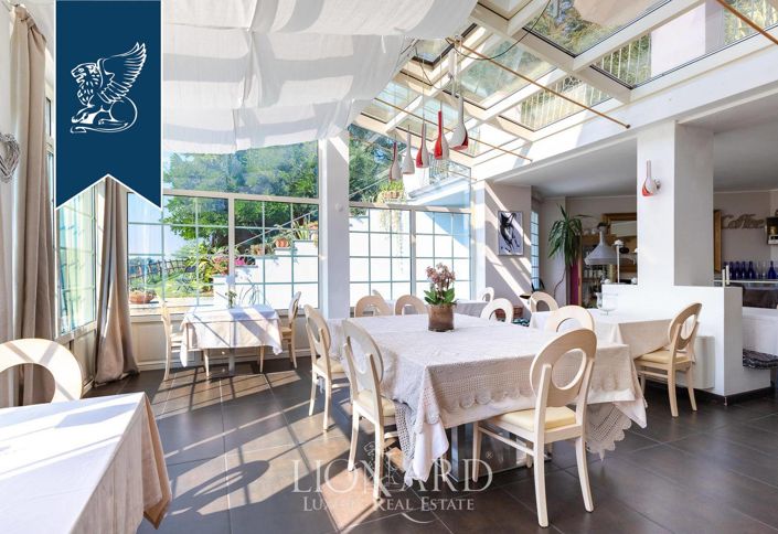 Image No.9-Ferme de 10 chambres à vendre à Asti