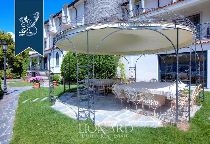 Image No.10-Villa de 6 chambres à vendre à Verbania