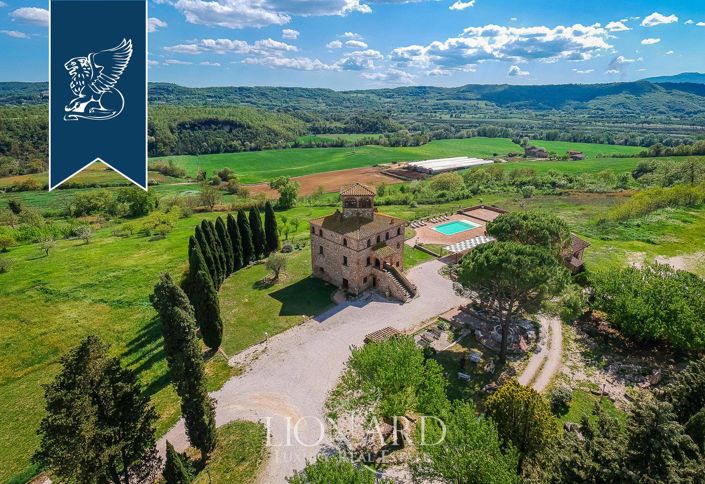 Image No.2-20 Bed Farmhouse for sale